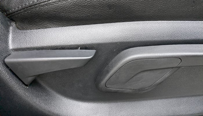 2018 Mahindra KUV 100 NXT K8 P 6 STR, Petrol, Manual, 9,303 km, Driver Side Adjustment Panel