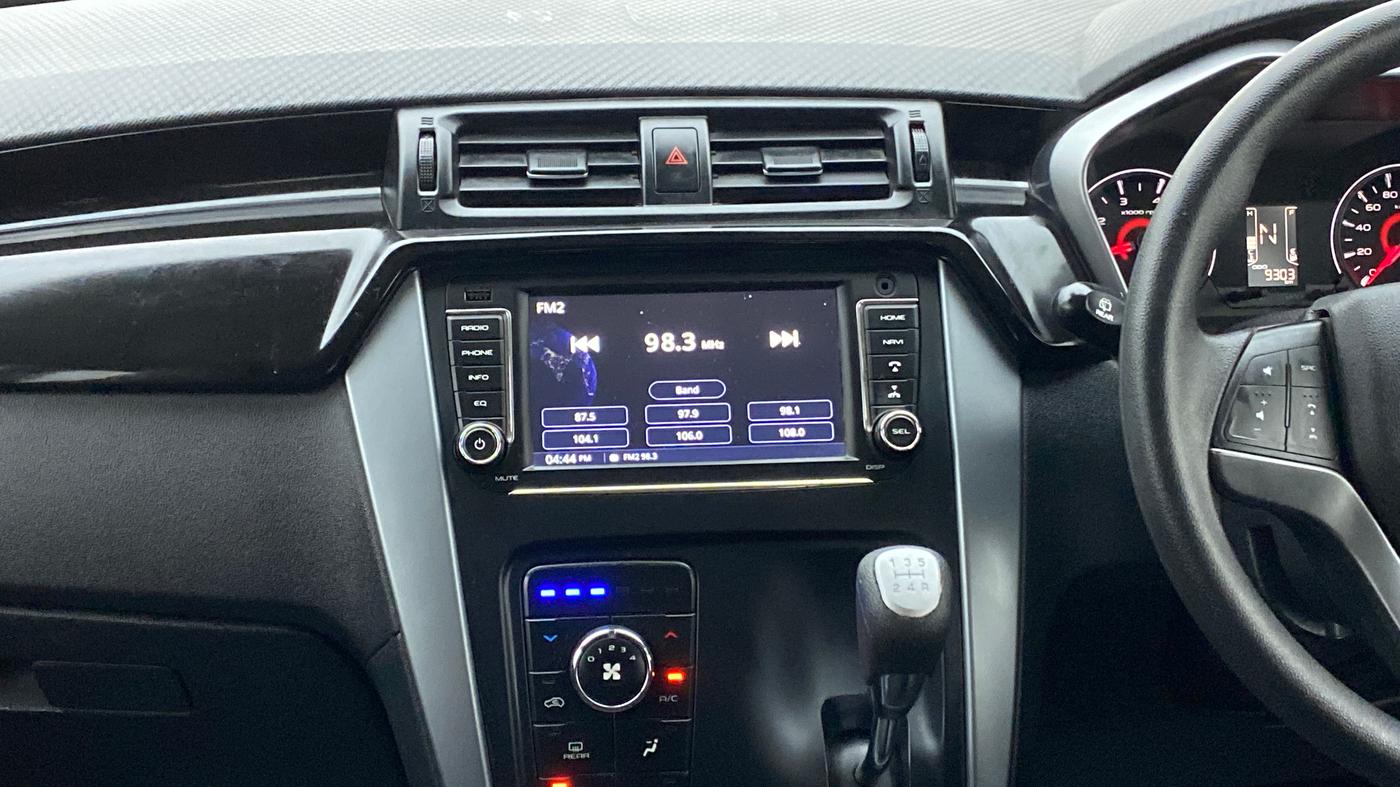 2018 Mahindra KUV 100 NXT K8 P 6 STR, Petrol, Manual, 9,303 km, Air Conditioner