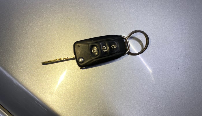 2016 Tata Bolt XM REVOTRON, Petrol, Manual, 37,267 km, Key Close Up