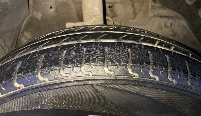 2016 Tata Bolt XM REVOTRON, Petrol, Manual, 37,267 km, Right Front Tyre Tread