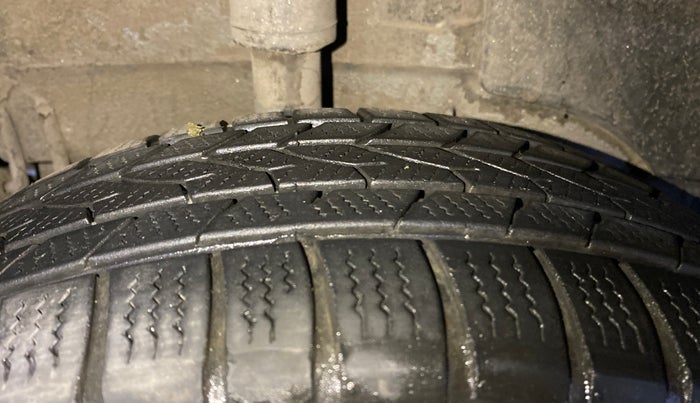2016 Tata Bolt XM REVOTRON, Petrol, Manual, 37,267 km, Right Rear Tyre Tread