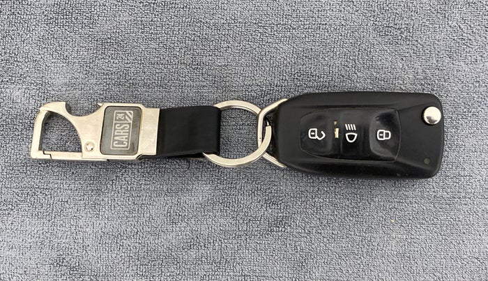 2016 Tata Tiago XZ 1.2 REVOTRON, Petrol, Manual, 43,518 km, Key Close-up