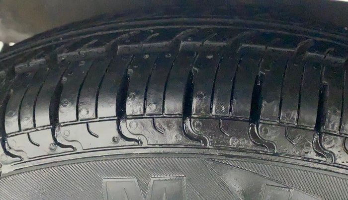 2012 Hyundai i10 MAGNA 1.2, Petrol, Manual, 62,678 km, Left Front Tyre Tread