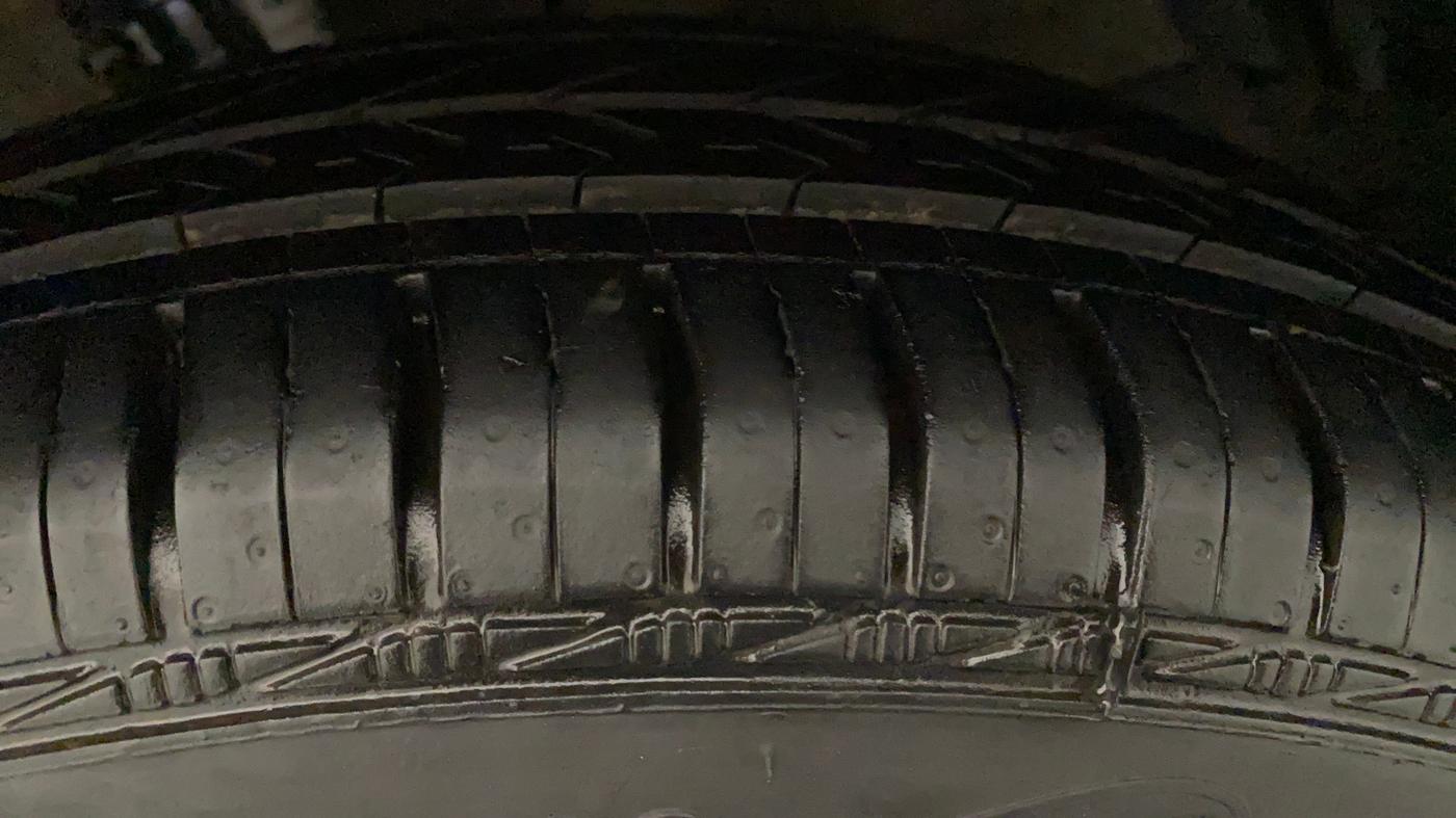 2012 Maruti Swift VXI, Petrol, Manual, 54,800 km, Left Front Tyre Tread