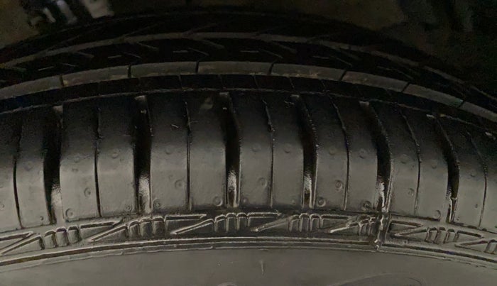 2012 Maruti Swift VXI, Petrol, Manual, 54,800 km, Left Front Tyre Tread