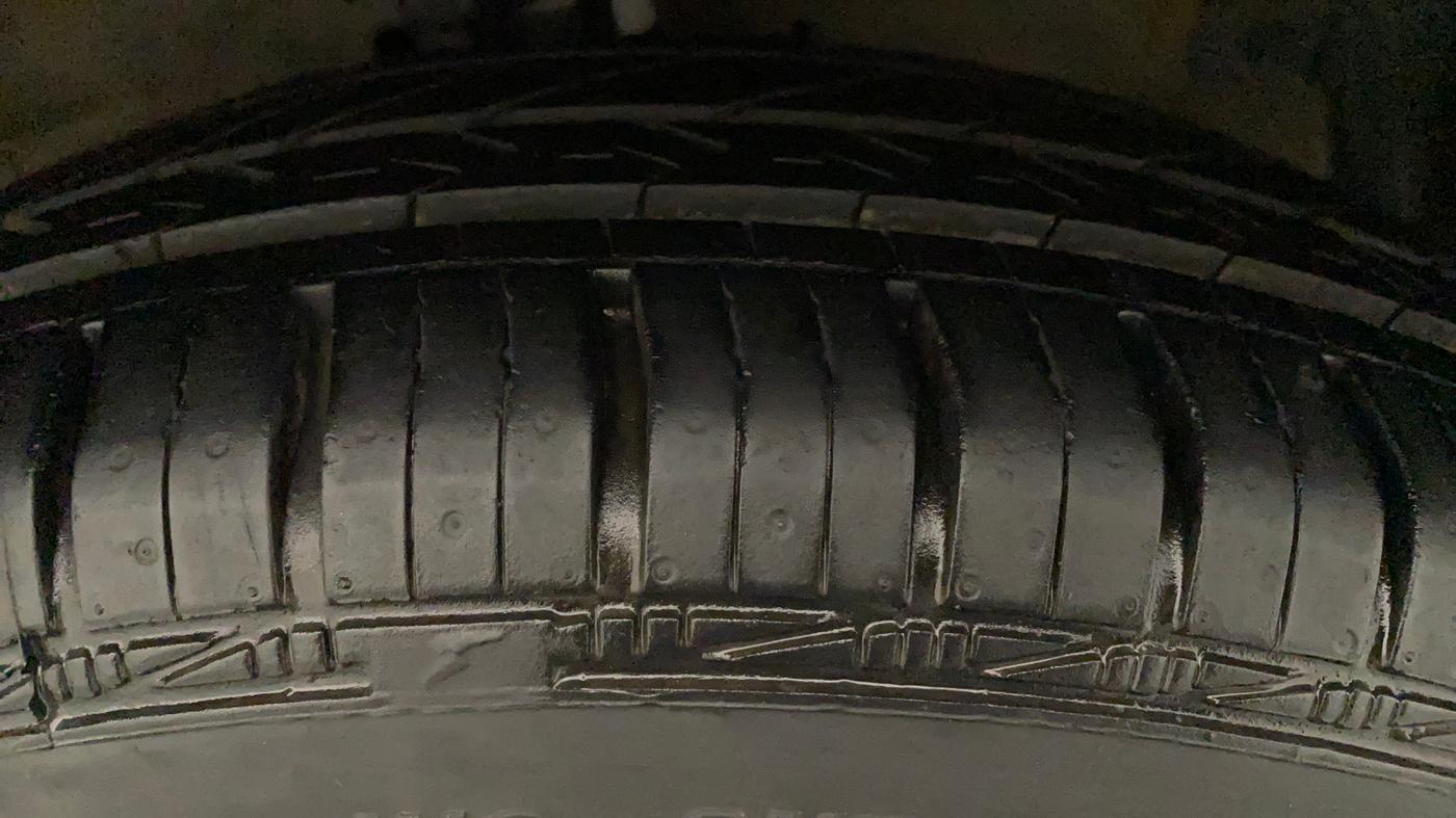 2012 Maruti Swift VXI, Petrol, Manual, 54,800 km, Left Rear Tyre Tread