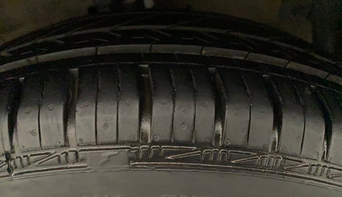 2012 Maruti Swift VXI, Petrol, Manual, 54,800 km, Left Rear Tyre Tread