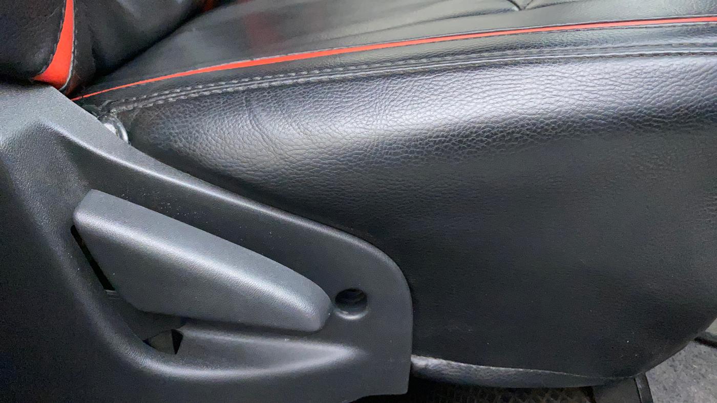 2018 Datsun Go T, Petrol, Manual, 17,384 km, Driver Side Adjustment Panel