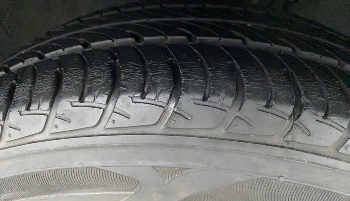 2018 Datsun Go T, Petrol, Manual, 17,384 km, Right Front Tyre Tread