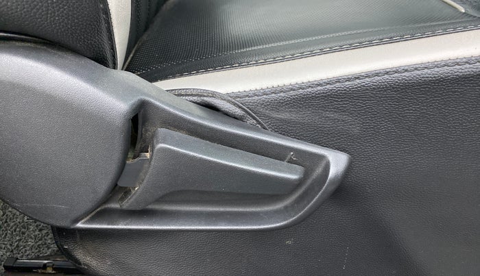 2019 Maruti S PRESSO VXI+, Petrol, Manual, 48,806 km, Driver Side Adjustment Panel