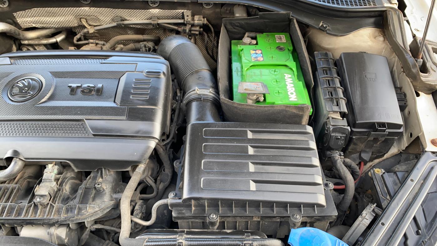 2018 Skoda Superb L&K 1.8 TSI AT, Petrol, Automatic, 82,371 km, Engine View - Right