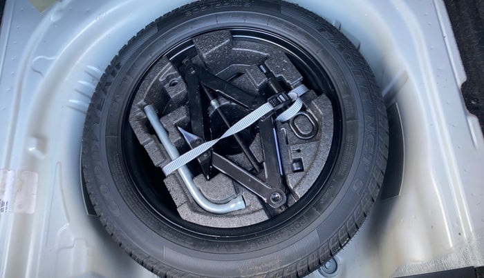 2018 Skoda Superb L&K 1.8 TSI AT, Petrol, Automatic, 82,308 km, Spare Tyre