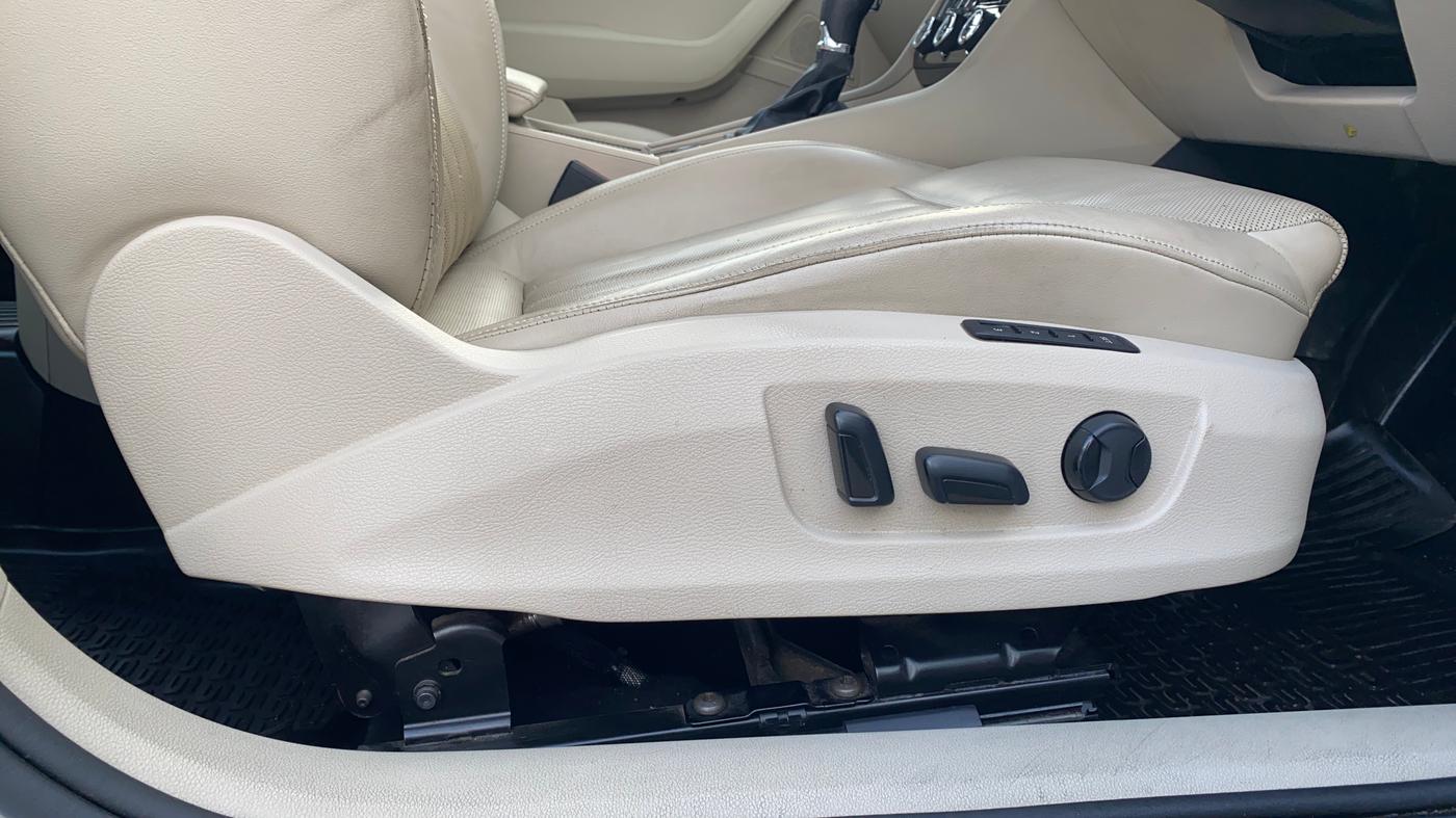 2018 Skoda Superb L&K 1.8 TSI AT, Petrol, Automatic, 82,371 km, Driver Side Adjustment Panel