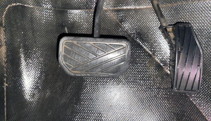 2018 Maruti Swift ZDI AMT, Diesel, Automatic, 98,077 km, Pedals