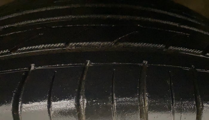 2018 Maruti Swift ZDI AMT, Diesel, Automatic, 98,077 km, Left Front Tyre Tread