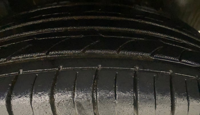 2018 Maruti Swift ZDI AMT, Diesel, Automatic, 98,077 km, Left Rear Tyre Tread