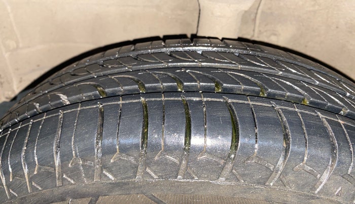 2014 Maruti Wagon R 1.0 LXI CNG, CNG, Manual, 51,234 km, Left Front Tyre Tread