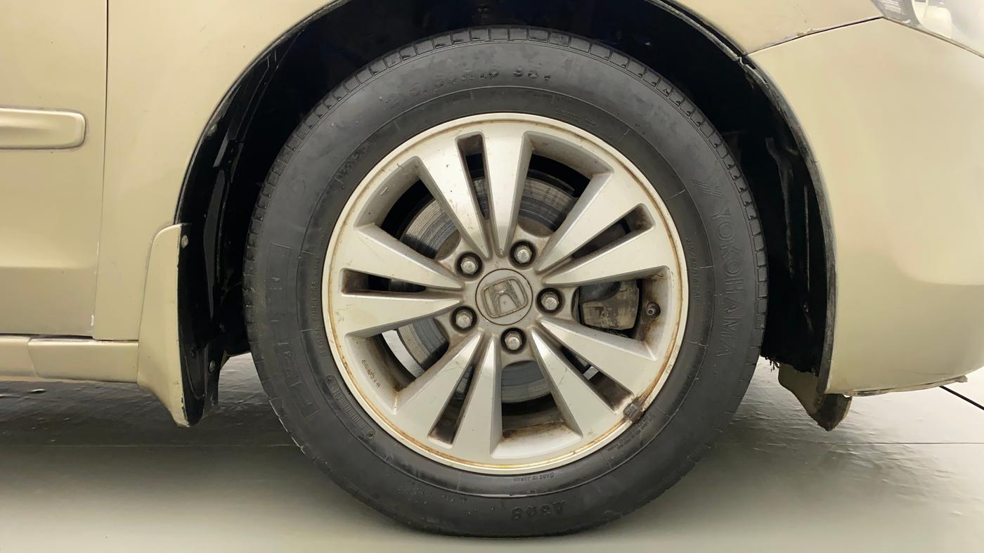 2011 Honda Accord 2.4L I-VTEC MT, Petrol, Manual, 1,03,505 km, Right Front Wheel
