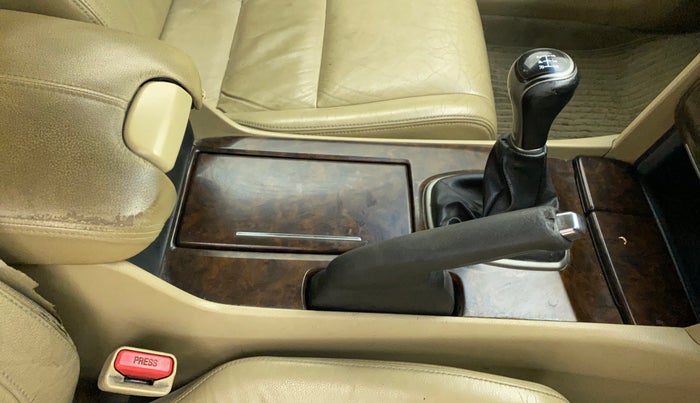 2011 Honda Accord 2.4L I-VTEC MT, Petrol, Manual, 1,03,505 km, Gear Lever