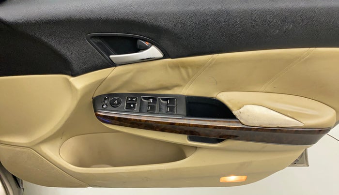 2011 Honda Accord 2.4L I-VTEC MT, Petrol, Manual, 1,03,505 km, Driver Side Door Panels Control