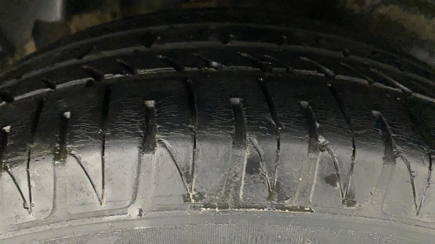 2011 Honda Accord 2.4L I-VTEC MT, Petrol, Manual, 1,03,505 km, Left Rear Tyre Tread