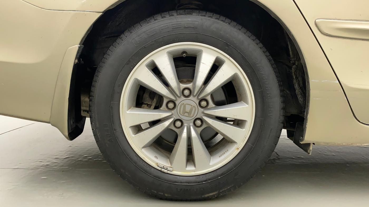 2011 Honda Accord 2.4L I-VTEC MT, Petrol, Manual, 1,03,505 km, Right Rear Wheel