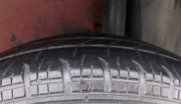 2011 Maruti Ritz VDI, Diesel, Manual, 92,810 km, Left Rear Tyre Tread