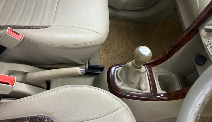 2015 Maruti Ertiga VXI CNG, CNG, Manual, 72,278 km, Gear Lever