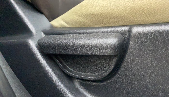 2013 Hyundai i20 SPORTZ 1.2, Petrol, Manual, 49,179 km, Driver Side Adjustment Panel