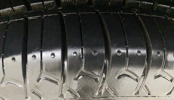 2013 Hyundai i20 SPORTZ 1.2, Petrol, Manual, 49,179 km, Left Front Tyre Tread