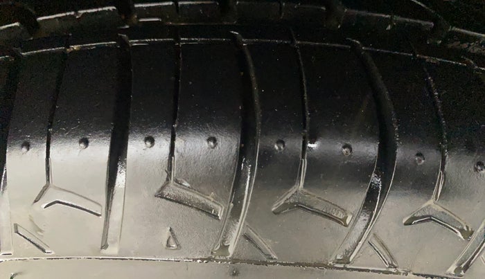 2013 Hyundai i20 SPORTZ 1.2, Petrol, Manual, 49,179 km, Right Front Tyre Tread