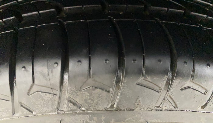 2013 Hyundai i20 SPORTZ 1.2, Petrol, Manual, 49,179 km, Right Rear Tyre Tread