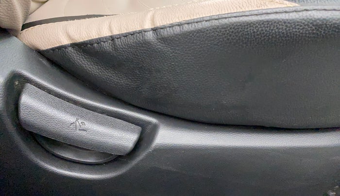 2019 Hyundai Grand i10 SPORTZ 1.2 KAPPA VTVT, Petrol, Manual, 18,042 km, Driver Side Adjustment Panel