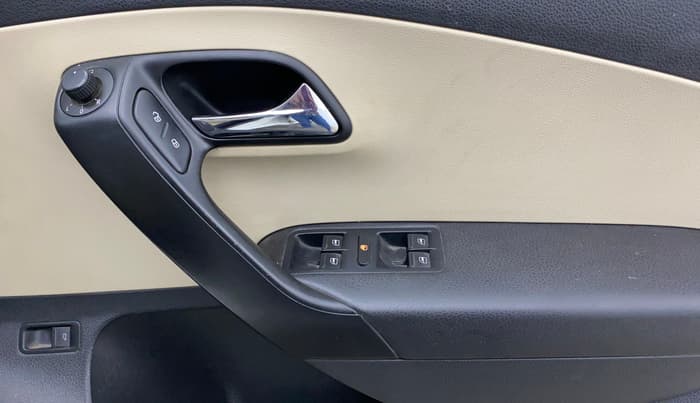2019 Skoda Rapid STYLE 1.6 MPI AT, Petrol, Automatic, 67,852 km, Driver Side Door Panels Control