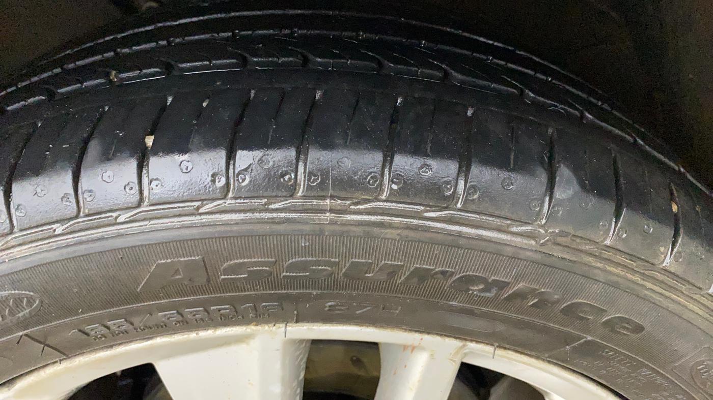 2019 Skoda Rapid STYLE 1.6 MPI AT, Petrol, Automatic, 67,852 km, Left Front Tyre Tread
