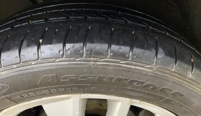 2019 Skoda Rapid STYLE 1.6 MPI AT, Petrol, Automatic, 67,852 km, Left Front Tyre Tread