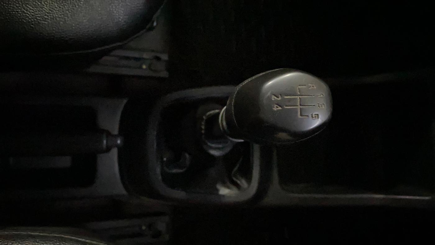 2018 Renault Kwid RXL, Petrol, Manual, 64,220 km, Gear Lever