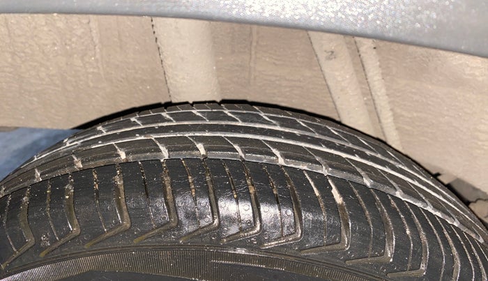 2018 Renault Kwid RXL, Petrol, Manual, 64,220 km, Right Rear Tyre Tread