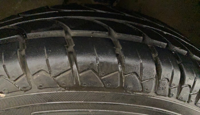 2016 Maruti Alto 800 LXI CNG, CNG, Manual, 65,126 km, Right Rear Tyre Tread