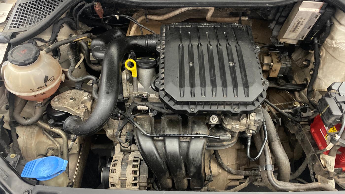 2021 Volkswagen Polo TRENDLINE 1.0L, Petrol, Manual, 1,22,676 km, Engine View - Right