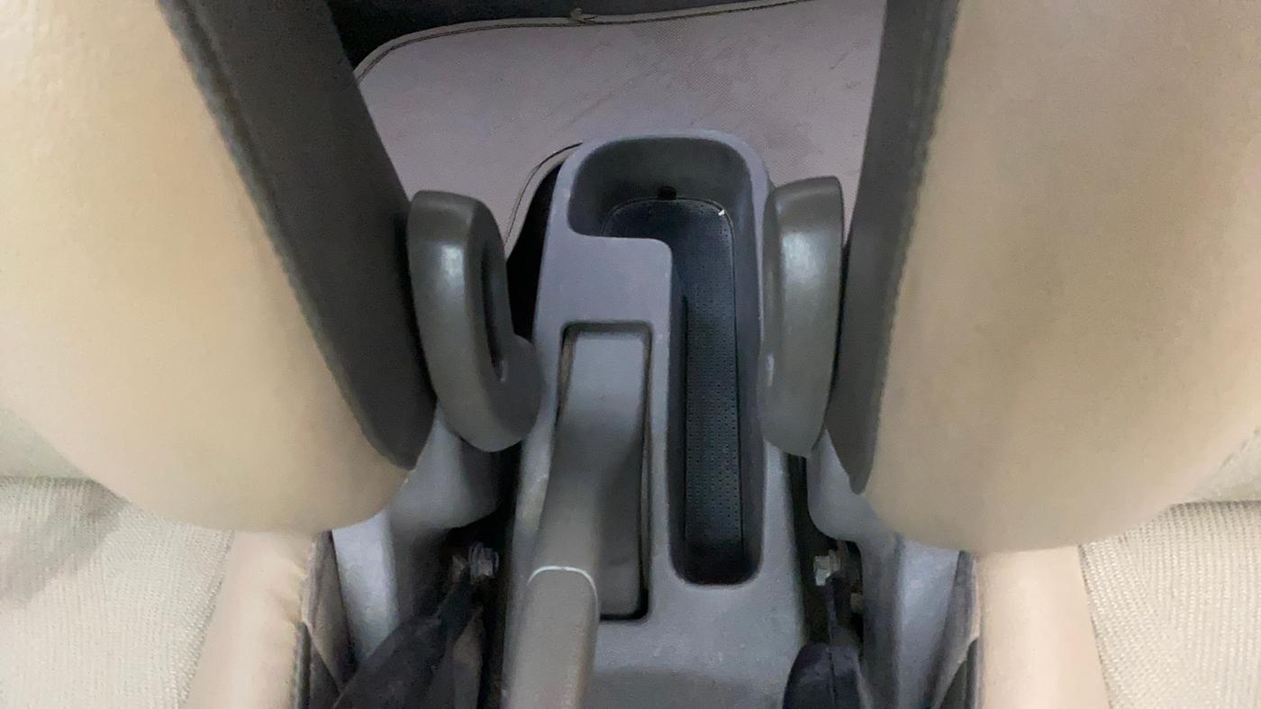 2016 Hyundai i10 SPORTZ 1.1, Petrol, Manual, 85,658 km, Driver Side Adjustment Panel