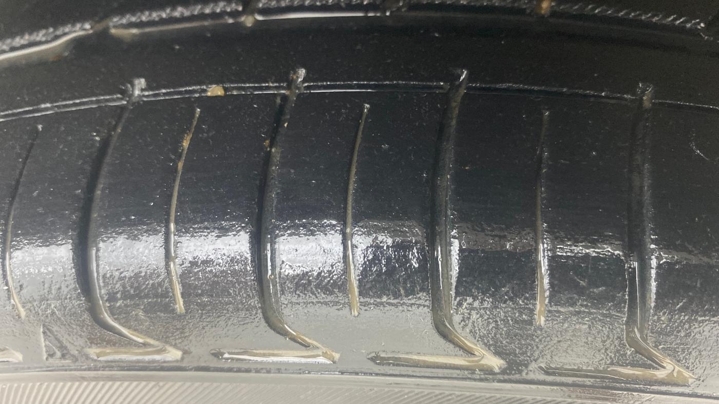 2019 Volkswagen Ameo HIGHLINE PLUS 1.5L AT 16 ALLOY, Diesel, Automatic, 57,955 km, Right Front Tyre Tread