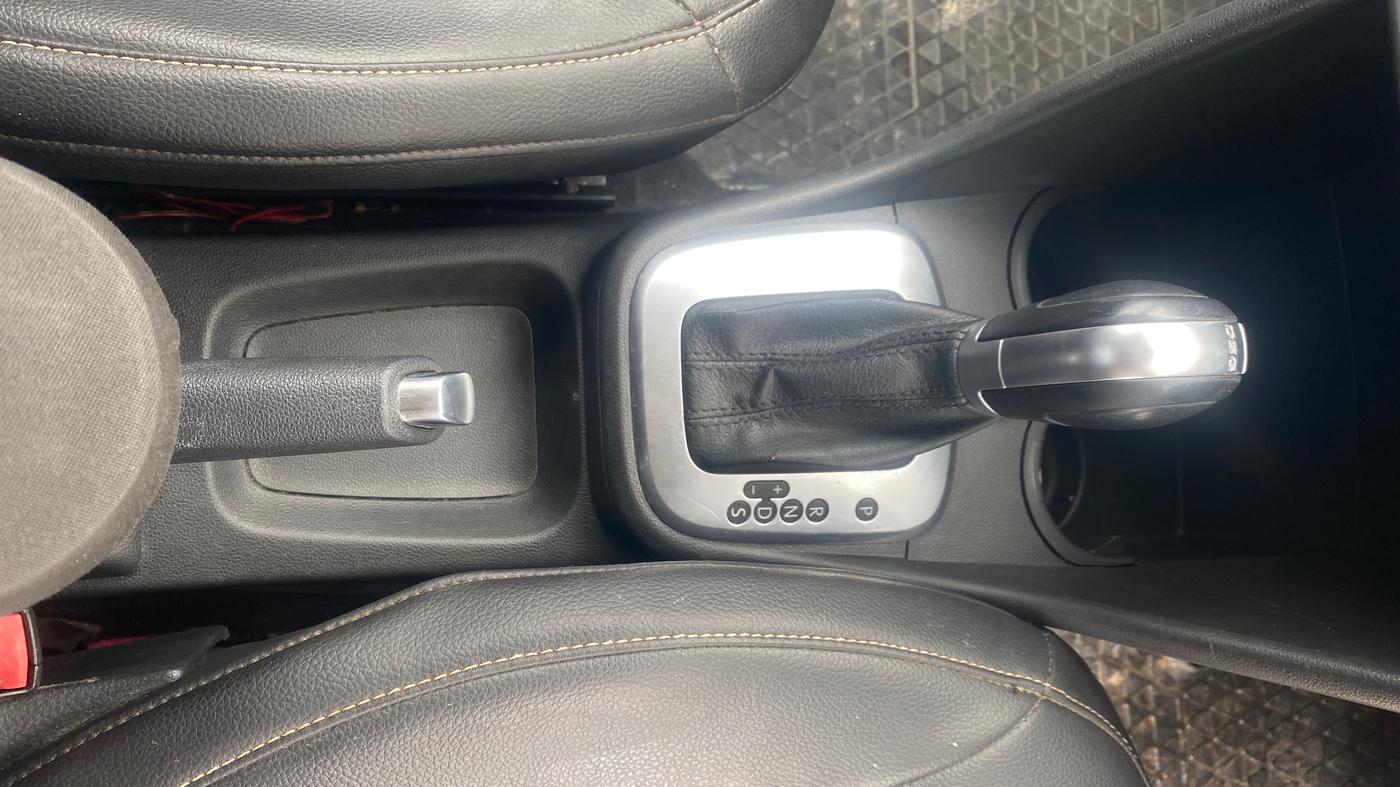 2019 Volkswagen Ameo HIGHLINE PLUS 1.5L AT 16 ALLOY, Diesel, Automatic, 57,955 km, Gear Lever