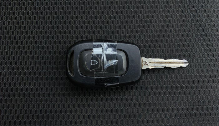 2021 Renault TRIBER RXT, Petrol, Manual, 64,211 km, Key Close Up