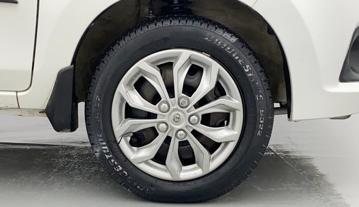 2016 Maruti Alto K10 VXI, Petrol, Manual, 29,089 km, Right Front Wheel