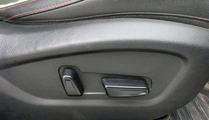 2019 KIA SELTOS GTX PLUS 1.4 PETROL DCT DUAL TONE, Petrol, Automatic, 70,843 km, Driver Side Adjustment Panel