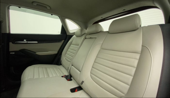 2019 KIA SELTOS GTX PLUS 1.4 PETROL DCT DUAL TONE, Petrol, Automatic, 70,843 km, Right Side Rear Door Cabin