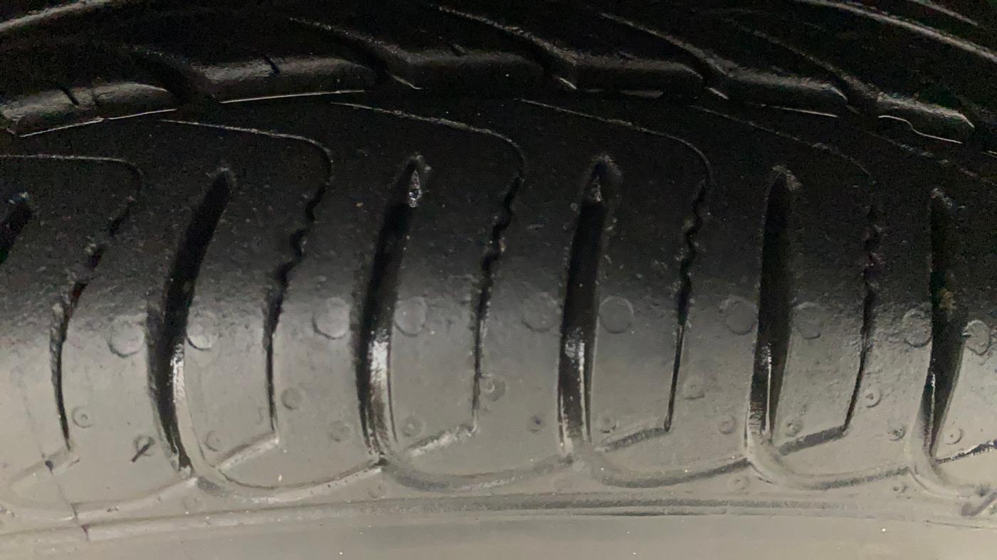 2013 Ford Ecosport TITANIUM 1.0L ECOBOOST, Petrol, Manual, 80,090 km, Left Front Tyre Tread