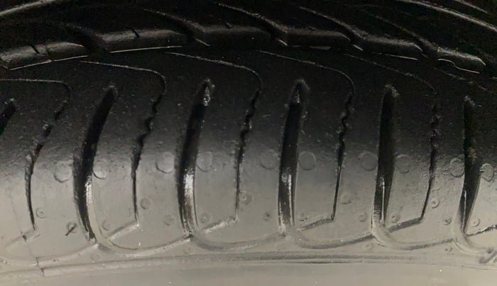 2013 Ford Ecosport TITANIUM 1.0L ECOBOOST, Petrol, Manual, 80,090 km, Left Front Tyre Tread