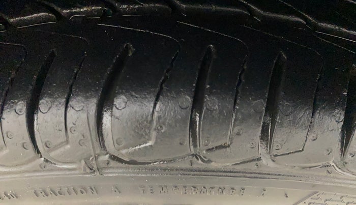 2013 Ford Ecosport TITANIUM 1.0L ECOBOOST, Petrol, Manual, 80,090 km, Right Front Tyre Tread